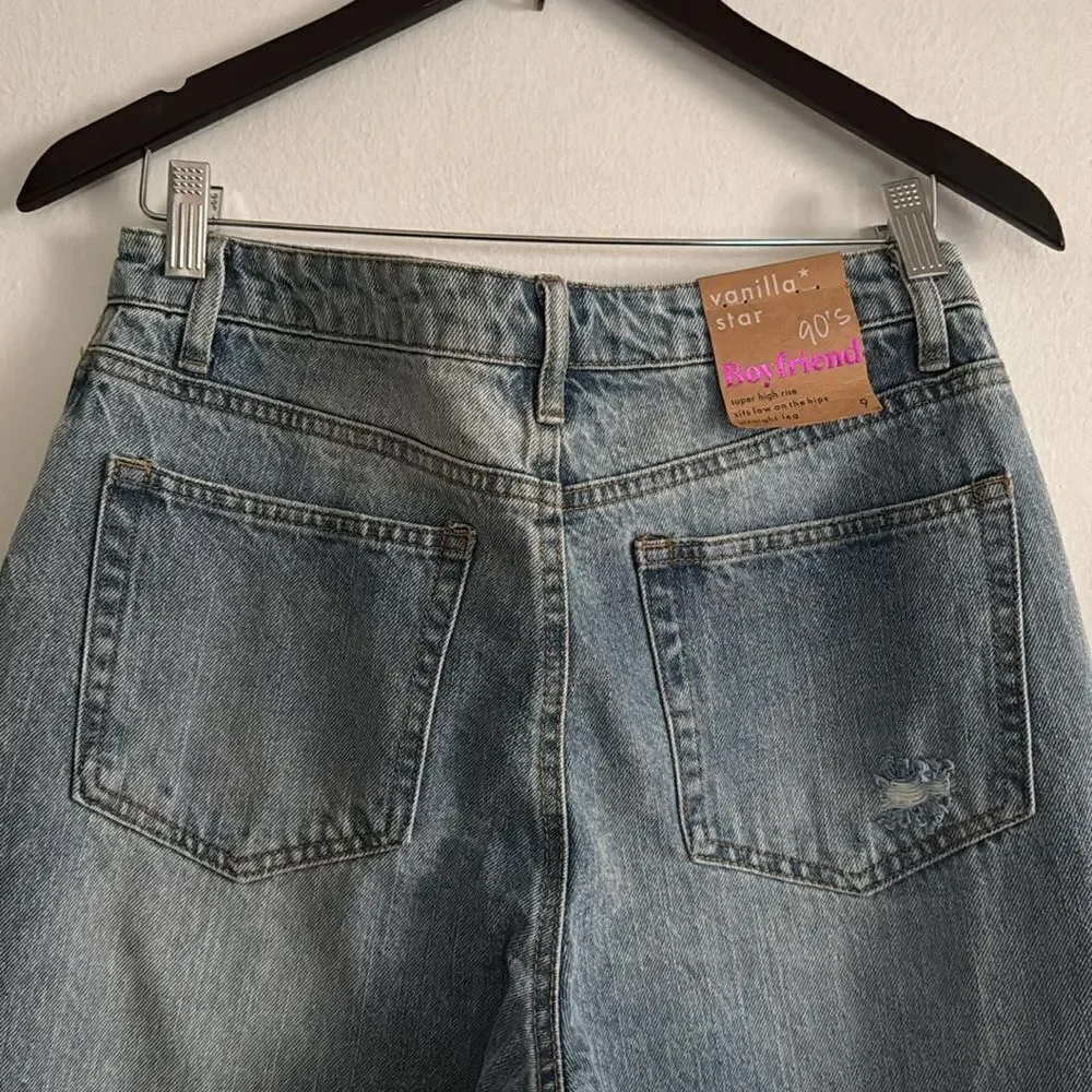 Vanilla Star Distressed Boyfriend 90’s Jeans in dark Wash NWT